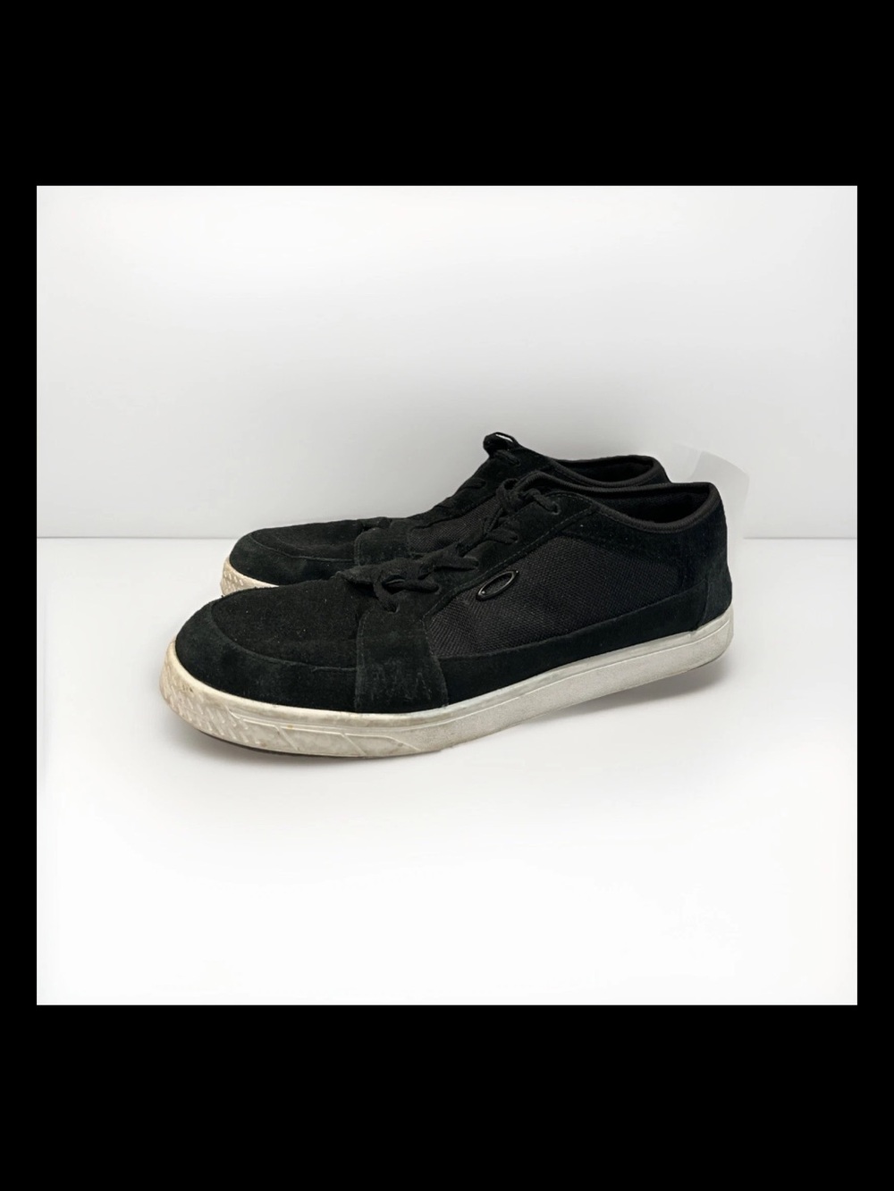 Oakley Men's Black Low-Profile Skate Sneakers